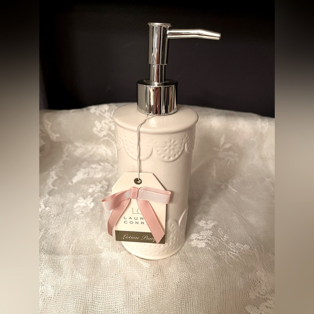 RARE NWT LC Lauren Conrad Ceramic Soap/Lotion Pump - Cream